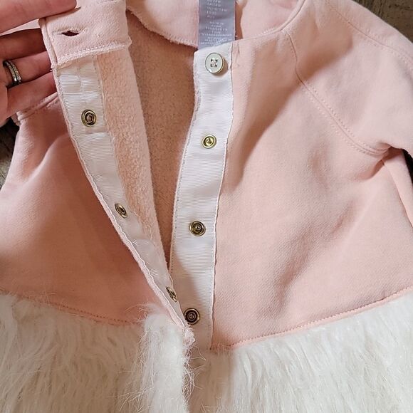 24 month blush pink with white fur jacket💞🤍 - Picture 6 of 11